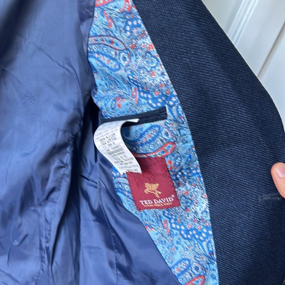 Blazer - Picture 3 of 4